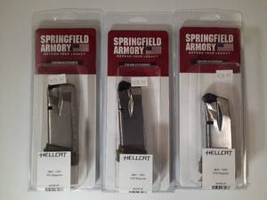 lot 281 image: (3) Springfield Armory HELLCAT 13-Round Desert FDE Magazine - 9mm