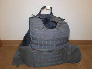 lot 812 image: VISM Strike Face Plate Carrier Vest For Body Armor Plates