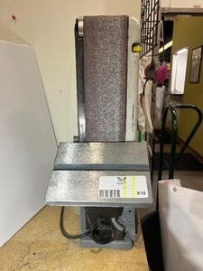 lot 818 image: Performax 4 x 36 inch Belt  6 inch Disc Sander, Model 240-2973