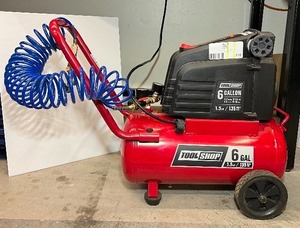 lot 816 image: ToolShop 120V 6-Gallon Portable Air Compressor
