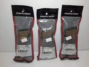 lot 740 image: (3) Springfield Armory HELLCAT 15 RD FDE Magazine - 9mm. HC5915F.