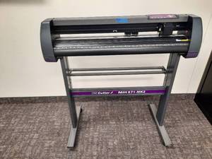 lot 91A image: USCutter MH-Series Vinyl Cutter. Cutting Plotter