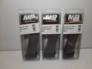 lot 1039 image: (3) M&P by Smith & Wesson Magazine Assemblies