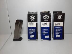 lot 1205 image: (3) FNH Magazines  9x1 9mm Luger, Fits all FNS-9 Models, 17 R