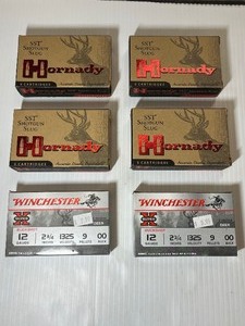 lot 1291 image: Rifle Ammunition, (4) HORNADY SST Shotgun Slug  (2) Winchester Super X Deer Buckshot
