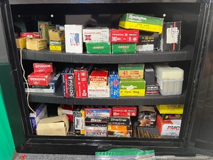 lot 1446 image: Large lot of Ammo