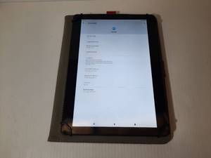 lot 1467 image: qunyiCO Android 11 Tablet10 inch, Model Y10, with pink case.