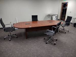 lot 1562 image: Oval Conference table and (4) Chairs