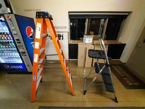 lot 1578 image: Worlds Greatest Tripstep Plus Work Platform, 5 foot Werner Step Ladder, 5-step, folding.