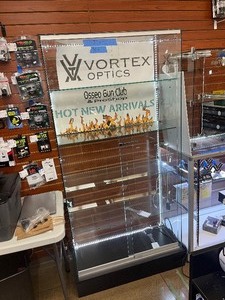lot 150G image: Full-vision Glass Showcase