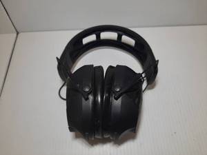lot 1596 image: Peltor Sport Hearing Protection Muffs.