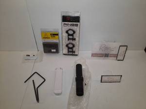 lot 1597 image: Ameriglo i-Dot Sight set Glock Aim Rings Black pistol kickstand Sig Sauer Merchandise stand