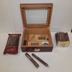 lot 70A image: Glass Top Humidor by Cuban Crafter and cigars