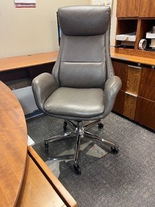 lot 225A image: GlitzHome Office Chair, Gaslift, Brownish-Gray Leatherette