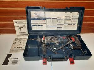 lot 1711 image: Bosch Bulldog Xtreme Hammer Corded Rotary Drill