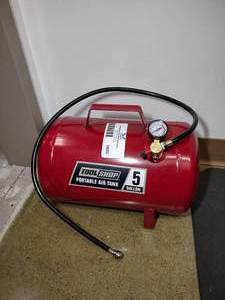 lot 1690 image: ToolShop 5 Gallon Portable Air Tank