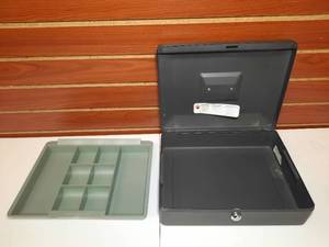 lot 1784 image: Sentry Safe Cash Box with Tray