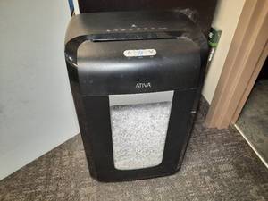 lot 1790 image: Activa AutoShred 8-sheet micro cut Paper Shredder