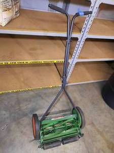 lot 1888 image: Scotts Elite Push Mower