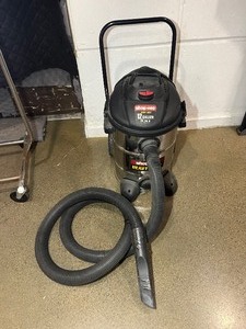 lot 1940 image: Shop-Vac Heavy Duty 12 Gallon