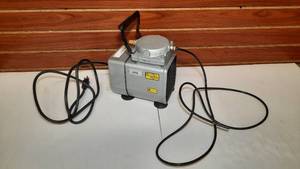 lot 1952 image: GAST CompressorVacuum Pump