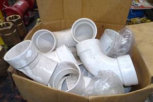 lot 18 image: Assorted PVC Connectors - Many 4
