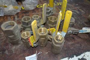 lot 23 image: Assorted Brass Ball Valves