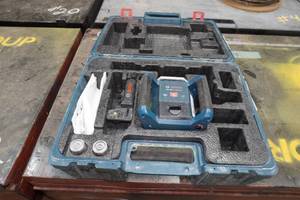 lot 14 image: Bosch GRL 400 H Professional Laser Level with Case