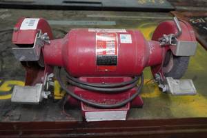lot 20 image: Milwaukee 4935 6 Bench Grinder