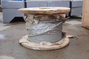 lot 42 image: Spool with 516 Galvanized Braided Cable