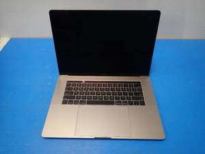 Apple&nbspMacBook Pro 13,3 A1707 &nbspINTEL(R) CORE(TM) I7-7700HQ CPU  2.80GHZ  16GB LPDDR3 SDRAM  256GB SSD  15.4 screen with 2880 x 1880 Resolution  Includes IOS  No Charger