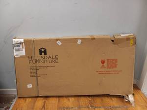 NEW HILLSDALE FURNITURE WARWICK QUEEN METAL BED SET