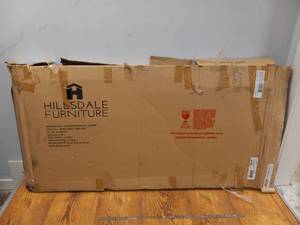 NEW HILLSDALE FURNITURE HARRISON QUEEN METAL BED SET