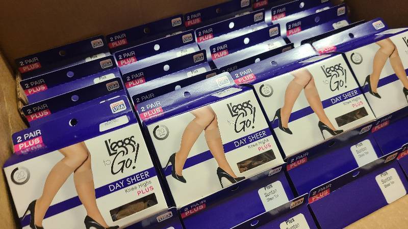 lot 413 image: V 17S - Case of Leggs GO Sheer Hose