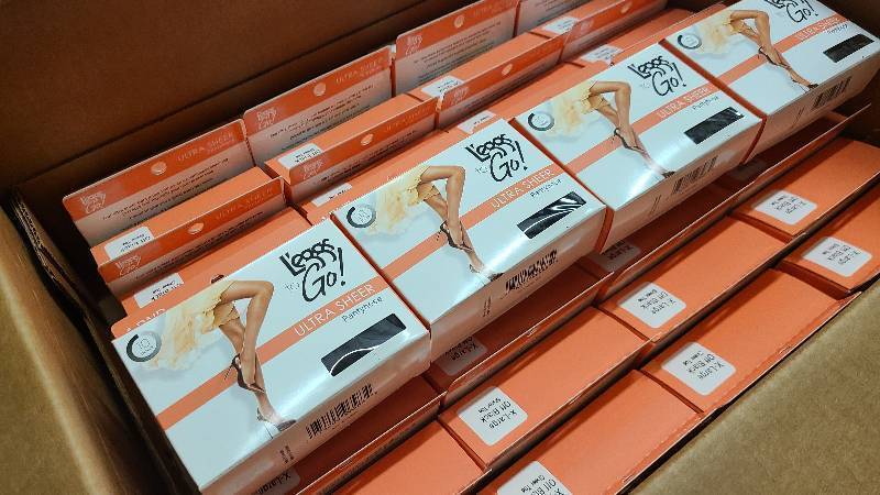 lot 417 image: V 15S - Case of Leggs GO Sheer Hose
