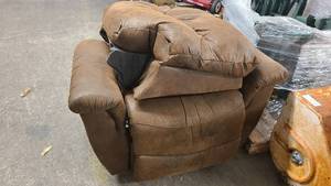 lot 11 image: Used Laz-E-Boy Power Recliner