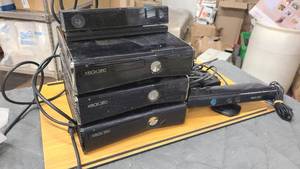 lot 37 image: 3 Xbox 360s and 2 Kinects for parts or testing