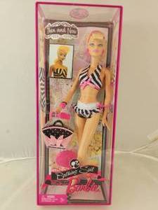 lot 34 image: NIB Bathing Suit Barbie