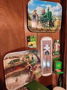 lot 104 image: John Deere Collectibles #1