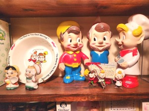 lot 122 image: Kelloggs Advertising Toys Lot