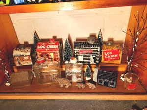 lot 138 image: Vintage Log Cabin Syrup Collectibles Lot