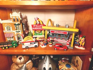 lot 143 image: McDonalds Advertising Toys Lot #4
