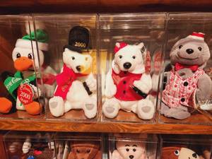 lot 157 image: Branded Coca Cola Plush Toy Lot