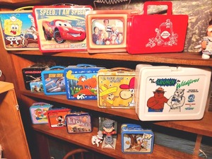 lot 172 image: Advertising Lunch Boxes Lot #3