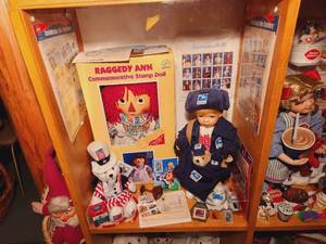 lot 178 image: Post Office Advertising Toys and Collectibles