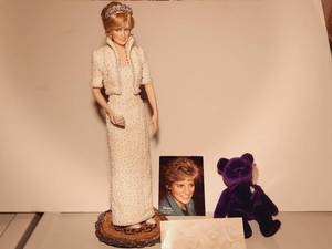 lot 241 image: Diana Princess of Wales Porcelain Portrait Doll