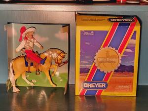 lot 207 image: NIB Breyer #1 Little Debbie