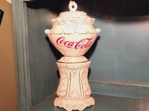 lot 250 image: Coca Cola & Oreo Snowman Cookie Jar