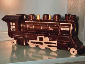 lot 258 image: Lionel Locomotive Cookie Jar