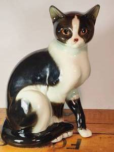 lot 304 image: Goebel Cat